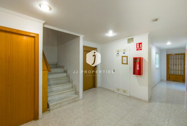 Aus zweiter Hand - Wohnung -
Torrevieja - Estacion de autobuses