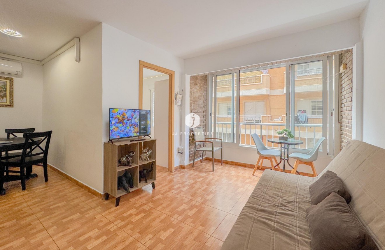 Resale - Apartment / flat -
Torrevieja - La Mata Pueblo