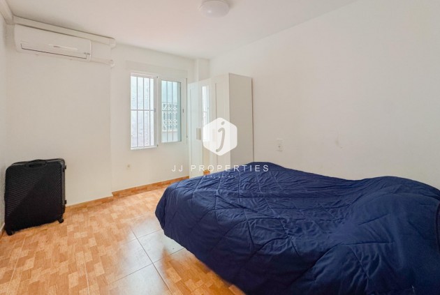 Resale - Apartment / flat -
Torrevieja - La Mata Pueblo