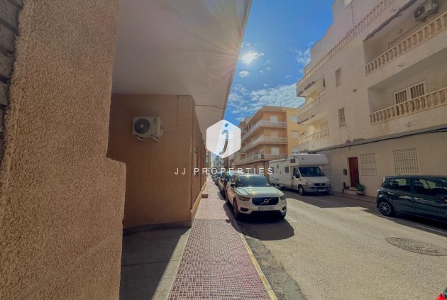 Resale - Apartment / flat -
Torrevieja - La Mata Pueblo