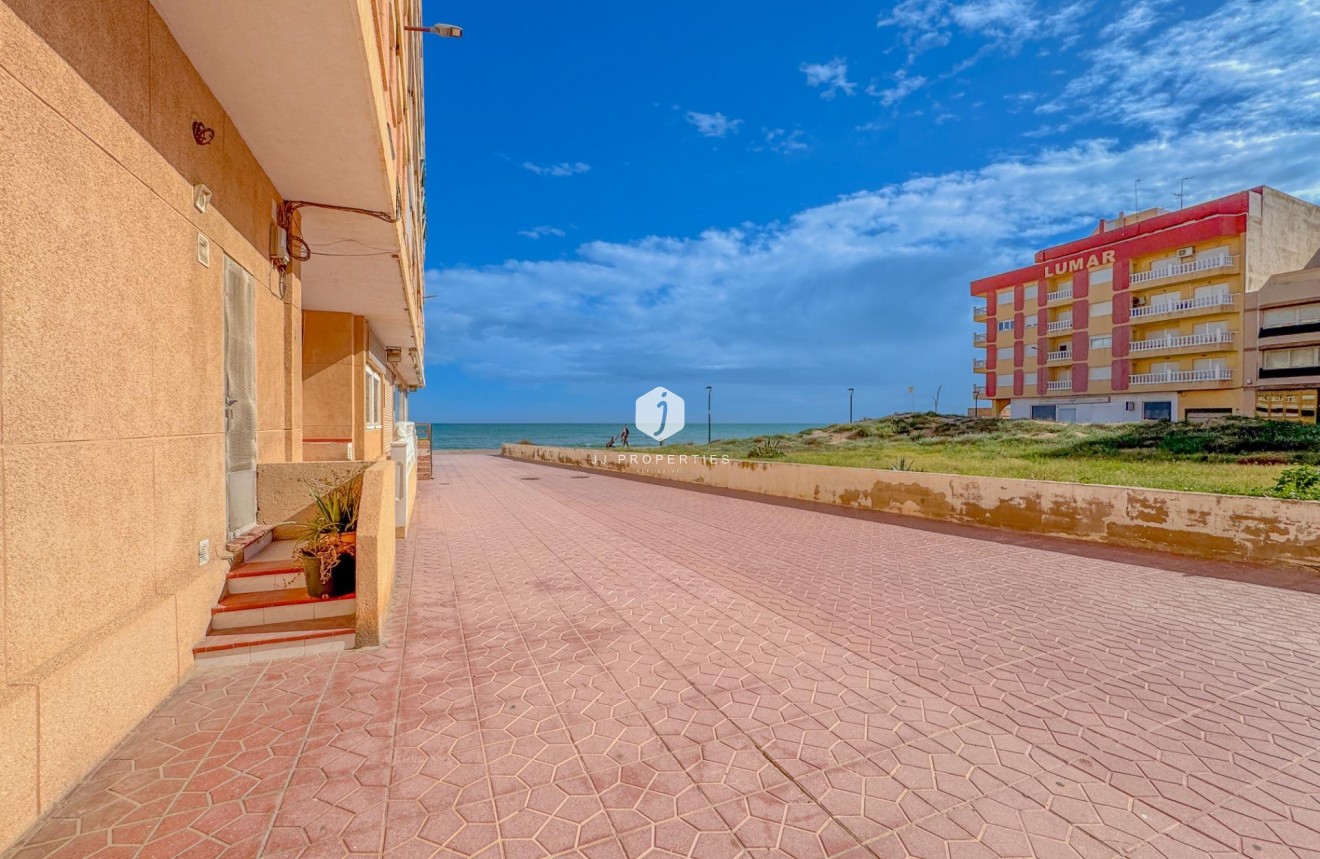 Resale - Apartment / flat -
Torrevieja - La Mata Pueblo