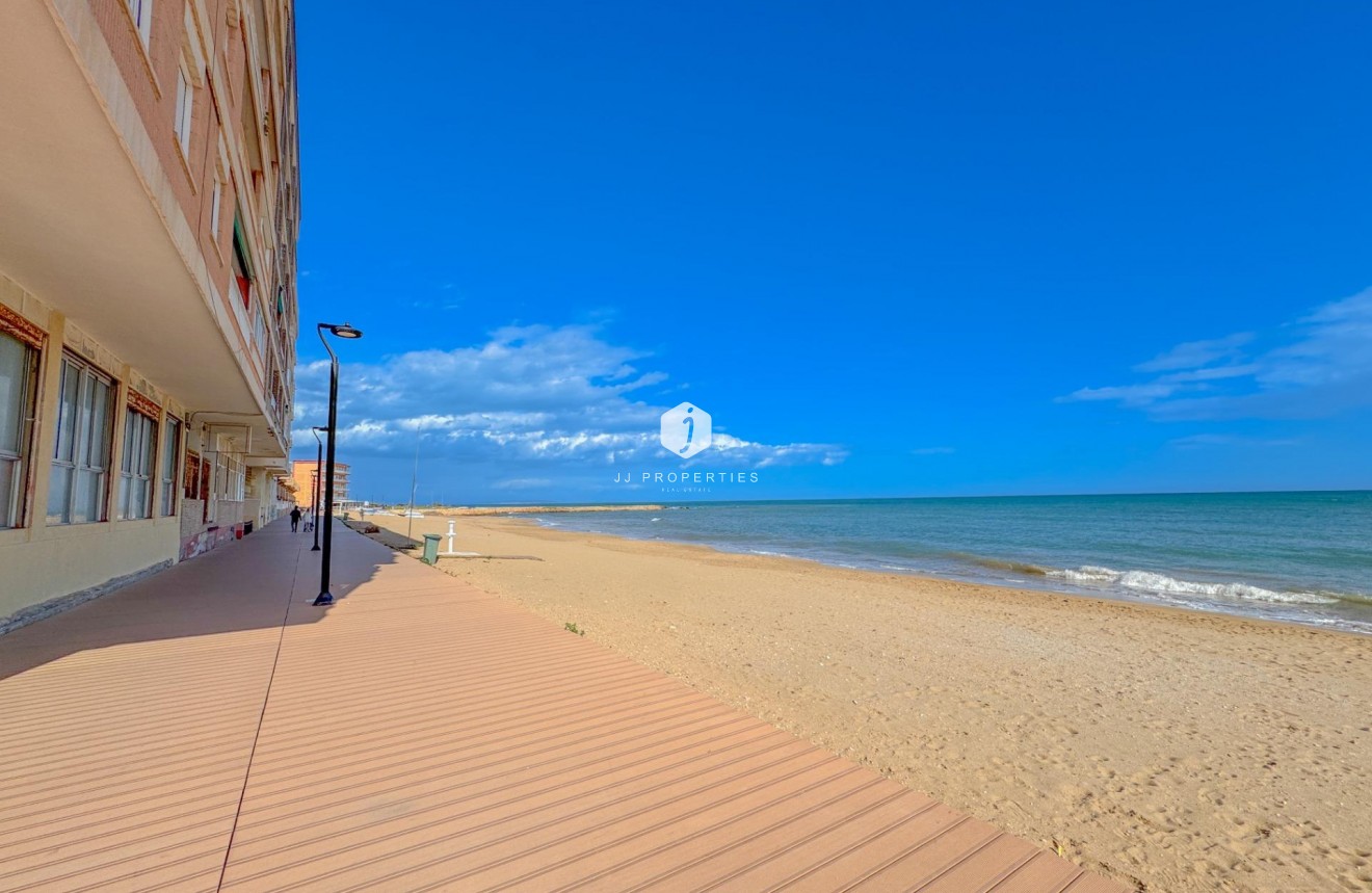 Resale - Apartment / flat -
Torrevieja - La Mata Pueblo