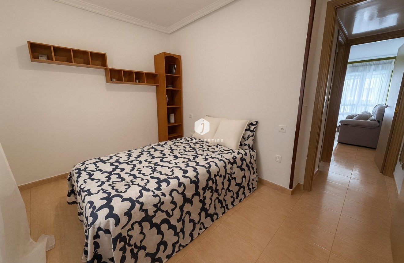 Resale - Apartment / flat -
Torrevieja - Parque las naciones