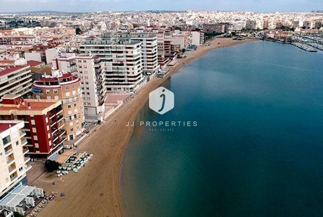 Z drugiej ręki - Mieszkanie w bloku -
Torrevieja - Parque las naciones