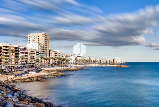 Z drugiej ręki - Mieszkanie w bloku -
Torrevieja - Parque las naciones