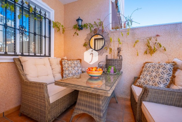 Resale - Chalet -
Orihuela Costa - La Regia