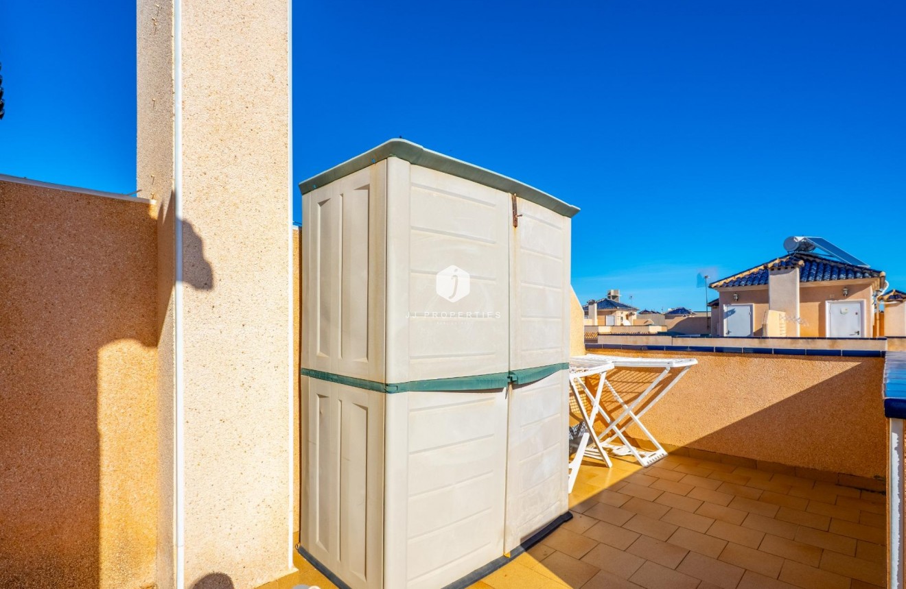 Resale - Chalet -
Orihuela Costa - La Regia