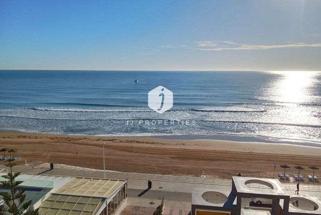 D'occasion - Attique -
Torrevieja - Playa De La Mata