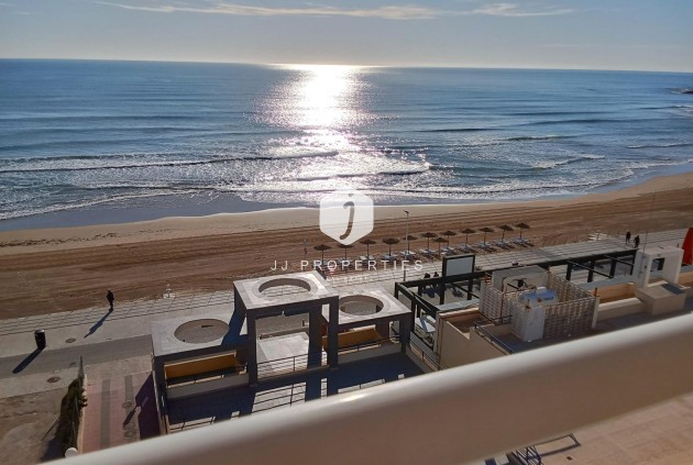 D'occasion - Attique -
Torrevieja - Playa De La Mata