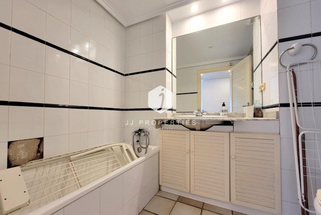 D'occasion - Attique -
Torrevieja - Playa De La Mata