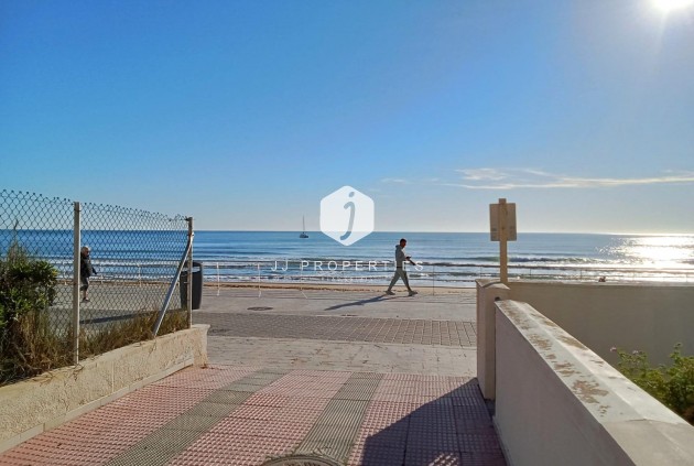 D'occasion - Attique -
Torrevieja - Playa De La Mata