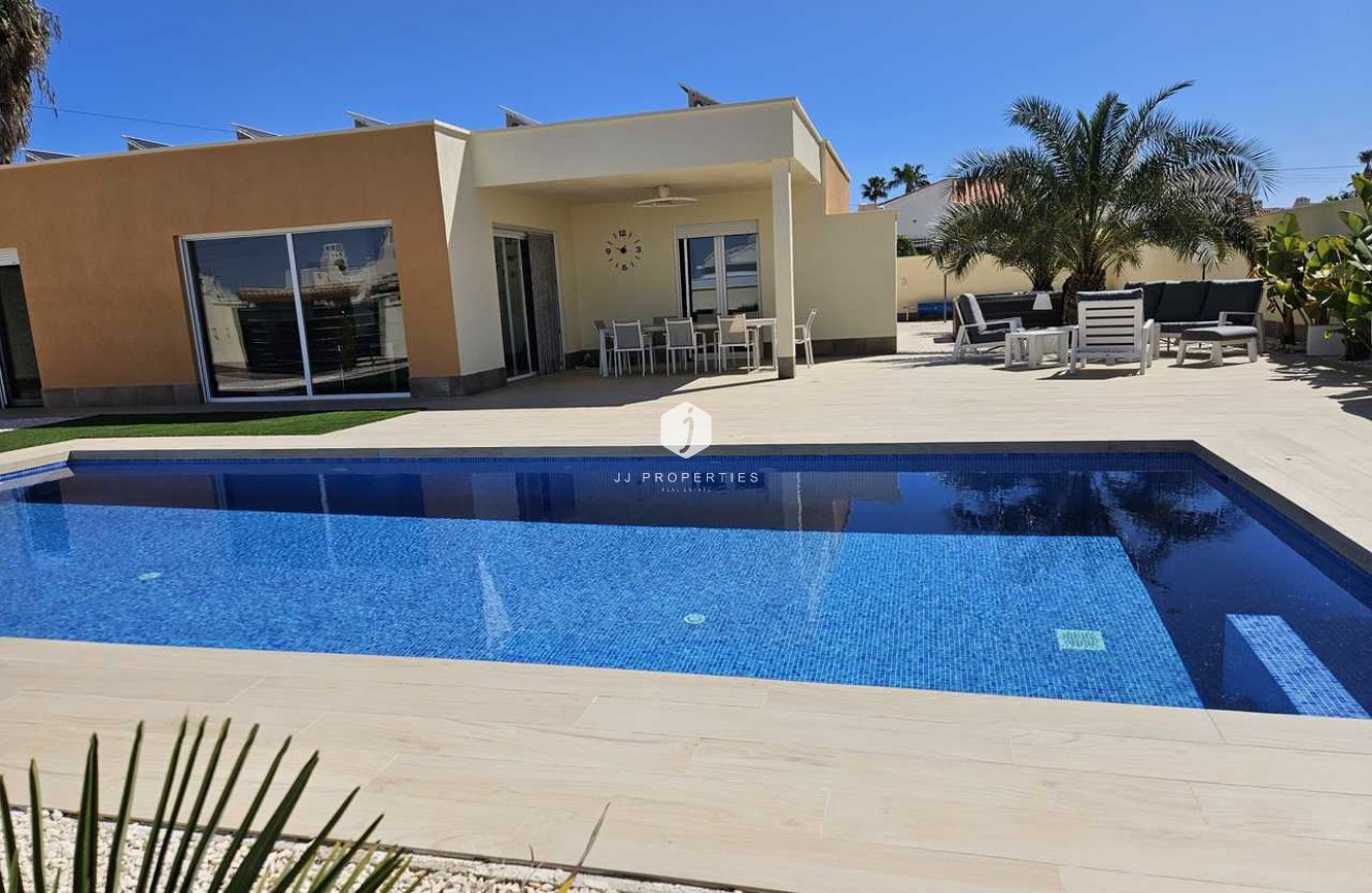Tweedehands - Villa -
Torrevieja - Costa Blanca