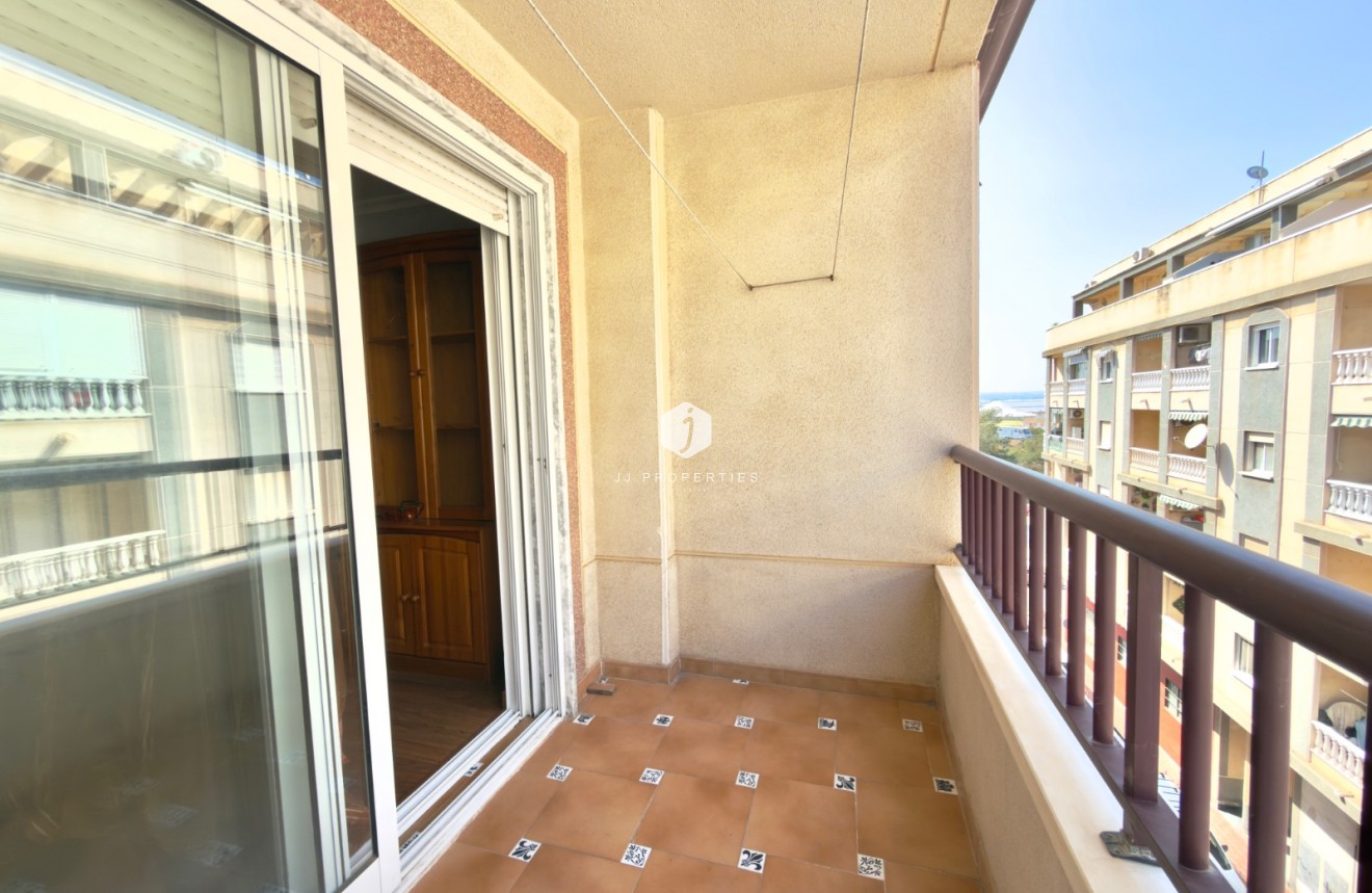 Resale - Apartment / flat -
Torrevieja - Parque las naciones