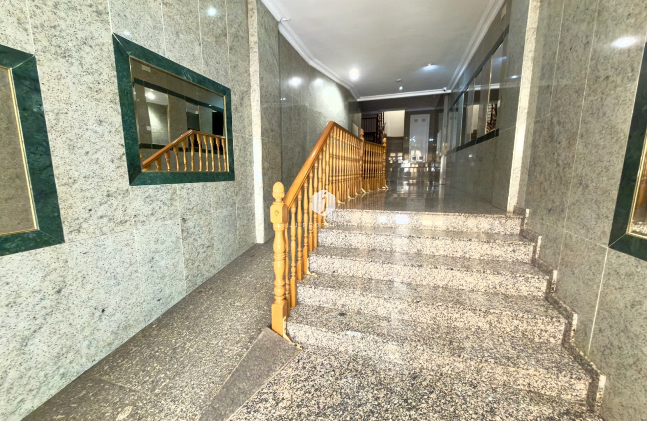 Resale - Apartment / flat -
Torrevieja - Parque las naciones