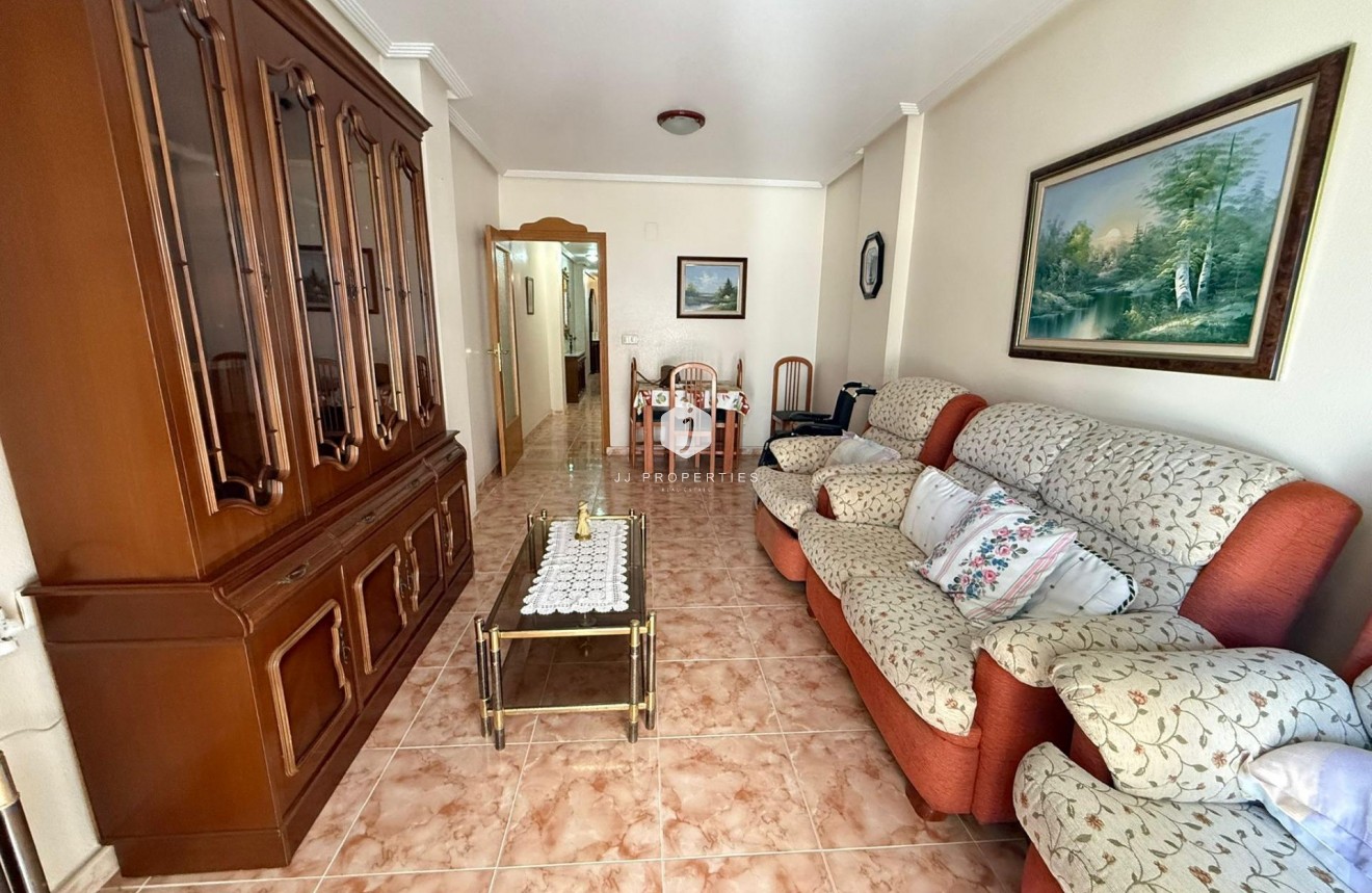 Resale - Apartment / flat -
Torrevieja - Playa del Cura