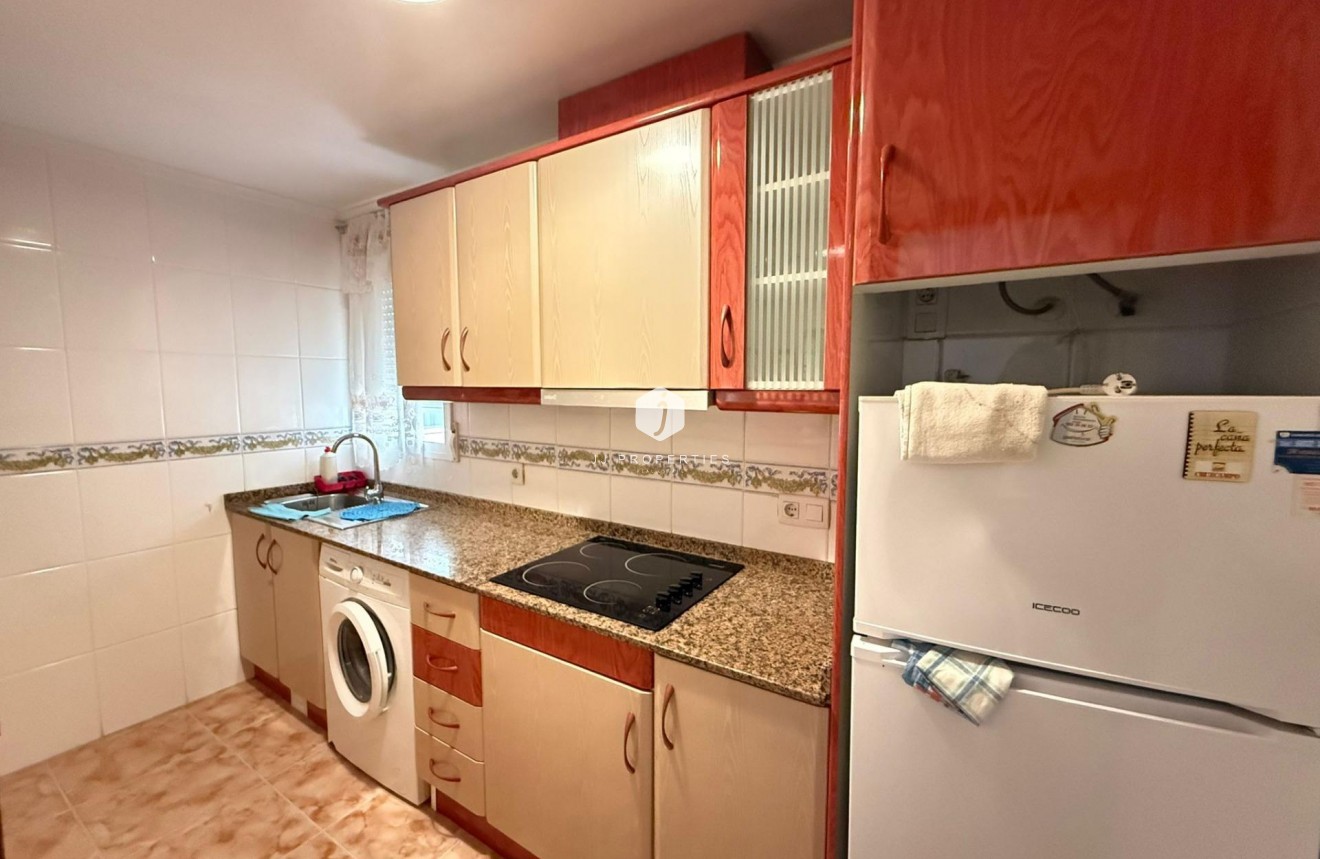 Resale - Apartment / flat -
Torrevieja - Playa del Cura