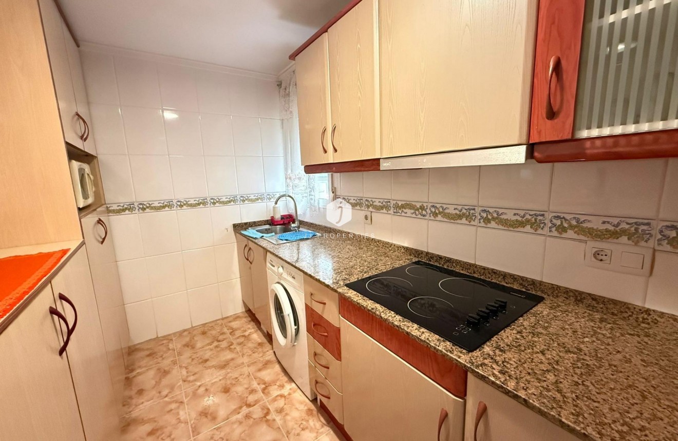 Resale - Apartment / flat -
Torrevieja - Playa del Cura