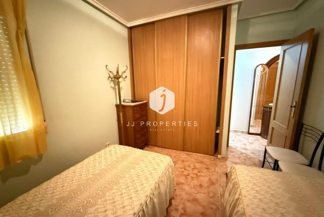 Resale - Apartment / flat -
Torrevieja - Playa del Cura