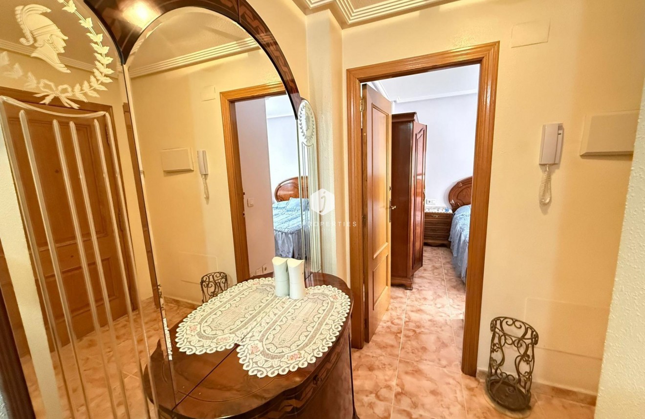 Resale - Apartment / flat -
Torrevieja - Playa del Cura