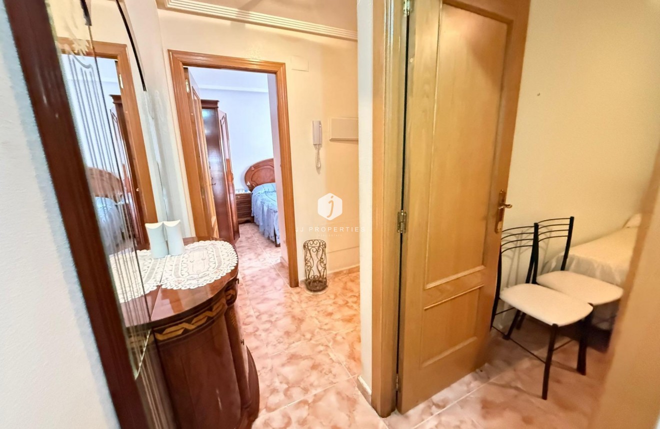 Resale - Apartment / flat -
Torrevieja - Playa del Cura