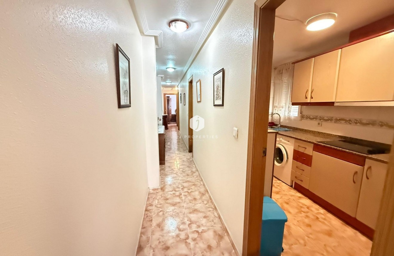Resale - Apartment / flat -
Torrevieja - Playa del Cura