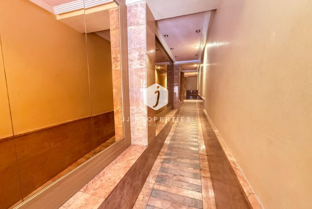 Resale - Apartment / flat -
Torrevieja - Playa del Cura