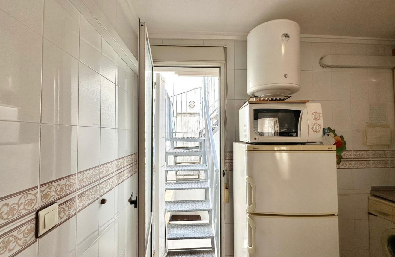 Resale - Bungalow -
Torrevieja - El Limonar