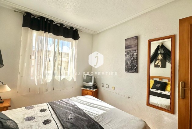 Resale - Bungalow -
Torrevieja - El Limonar