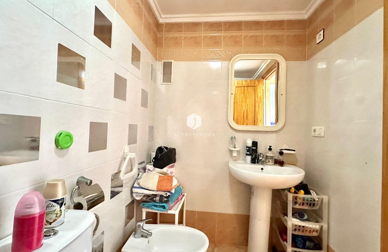 Resale - Bungalow -
Torrevieja - El Limonar