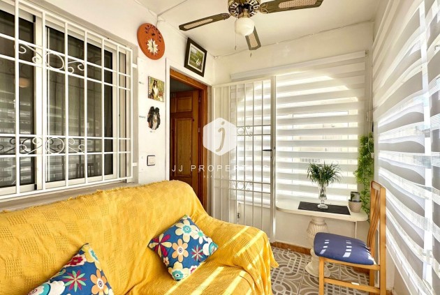 Resale - Bungalow -
Torrevieja - El Limonar