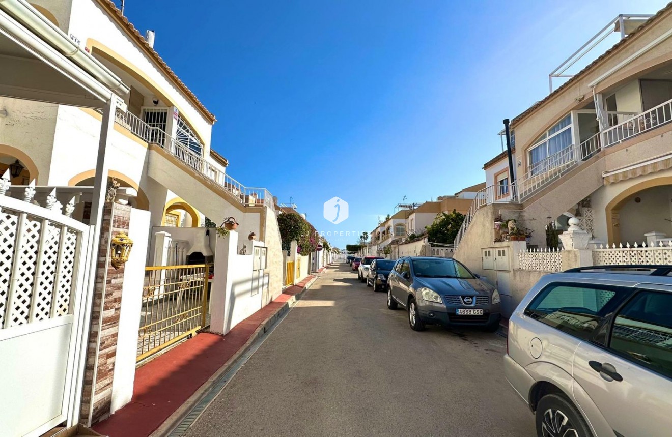 Resale - Bungalow -
Torrevieja - El Limonar