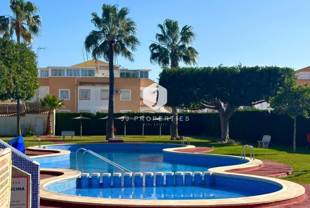 Resale - Bungalow -
Torrevieja - El Limonar