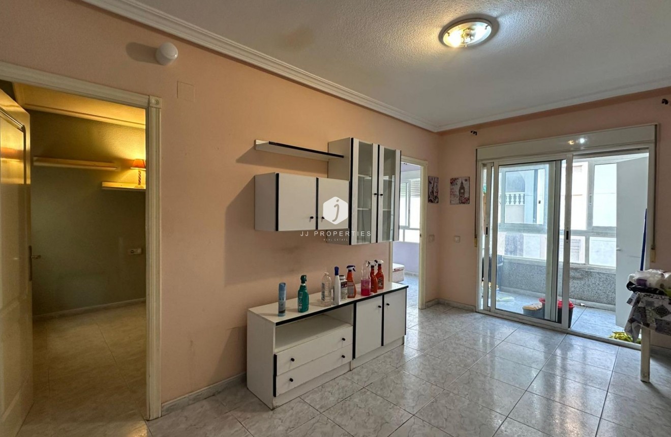 Resale - Apartment / flat -
Torrevieja - Estacion de autobuses