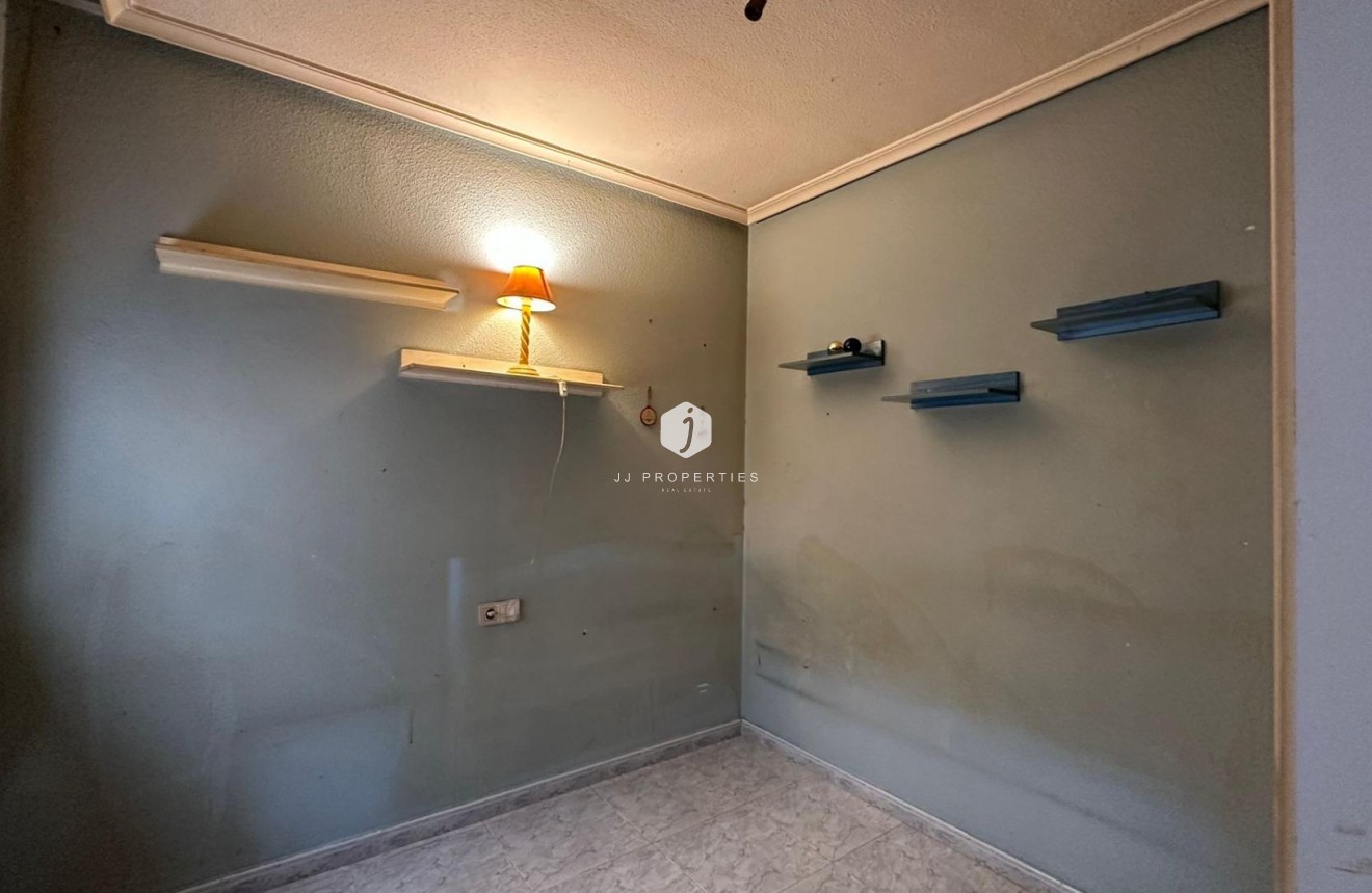 Resale - Apartment / flat -
Torrevieja - Estacion de autobuses