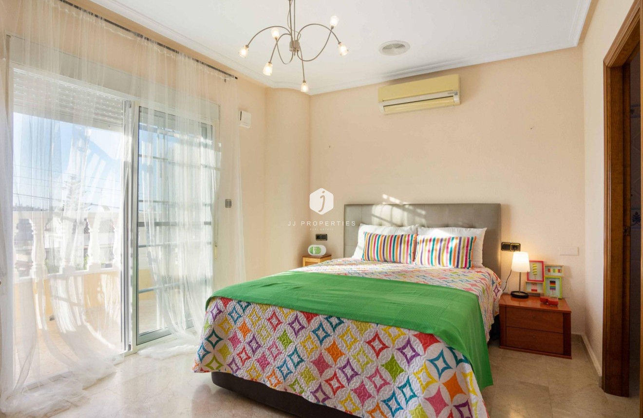 Resale - Chalet -
Orihuela Costa - Los Almendros-la Florida