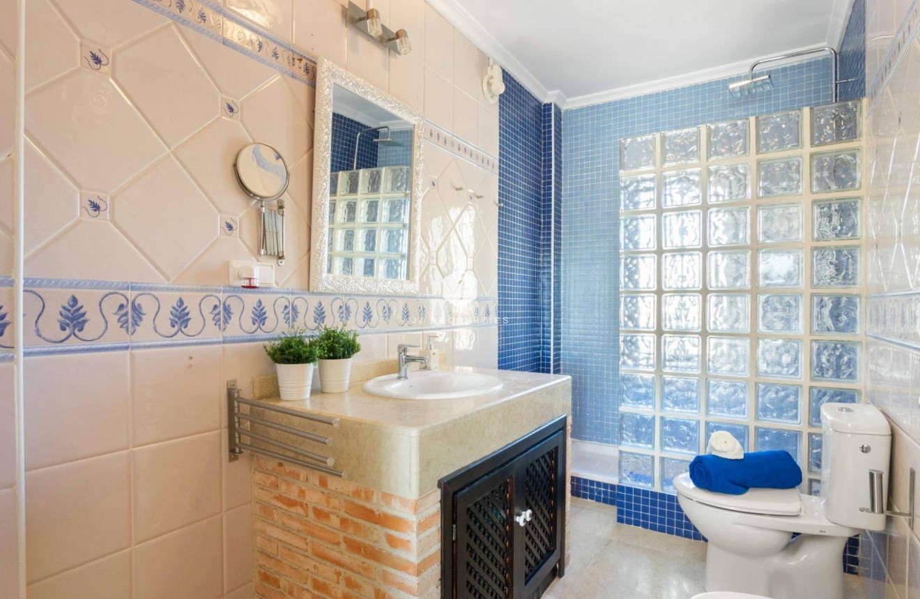 Resale - Chalet -
Orihuela Costa - Los Almendros-la Florida