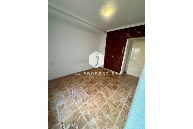 Resale - Apartment / flat -
Torrevieja - Centro
