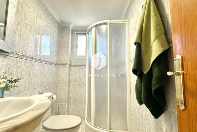 Resale - Apartment / flat -
Torrevieja - La Siesta - El Salado - Torreta