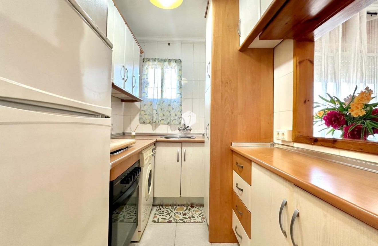 Resale - Apartment / flat -
Torrevieja - La Siesta - El Salado - Torreta
