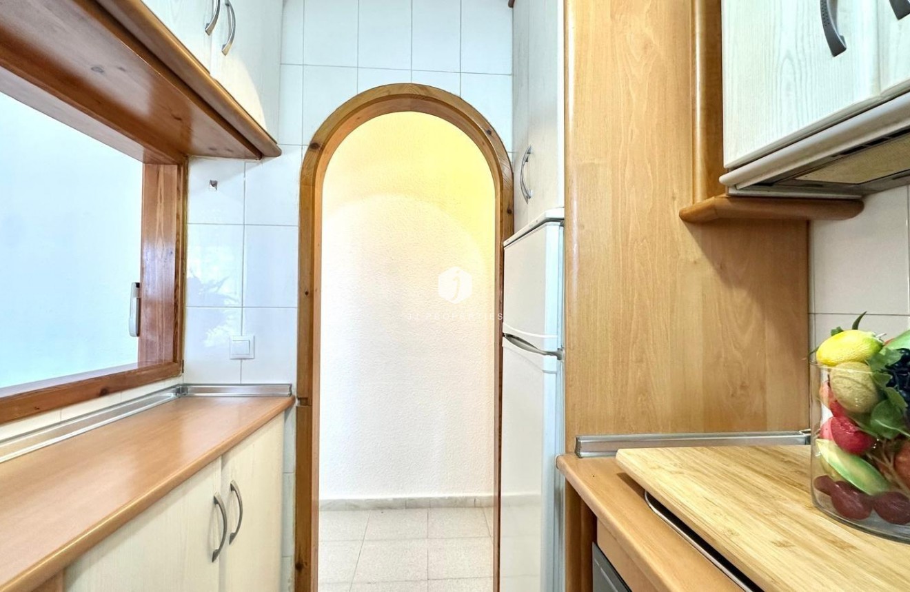 Resale - Apartment / flat -
Torrevieja - La Siesta - El Salado - Torreta