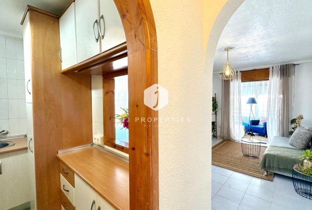 Resale - Apartment / flat -
Torrevieja - La Siesta - El Salado - Torreta