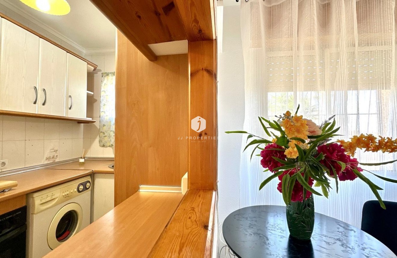 Resale - Apartment / flat -
Torrevieja - La Siesta - El Salado - Torreta