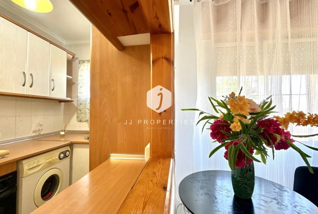 Resale - Apartment / flat -
Torrevieja - La Siesta - El Salado - Torreta