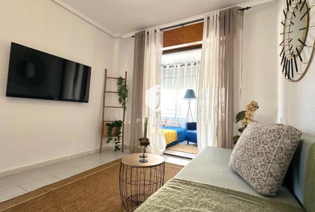 Resale - Apartment / flat -
Torrevieja - La Siesta - El Salado - Torreta