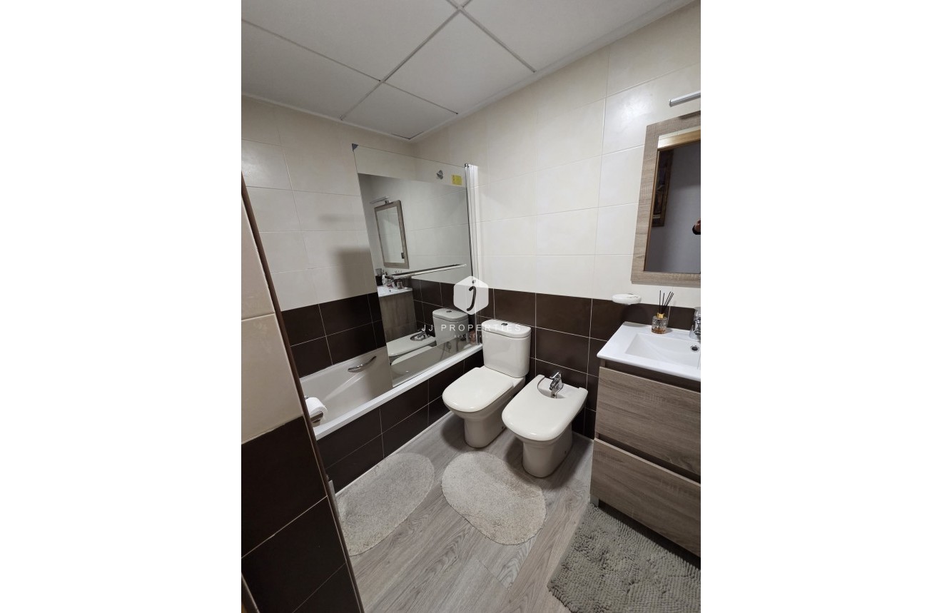 Resale - Apartment / flat -
Torrevieja - Costa Blanca