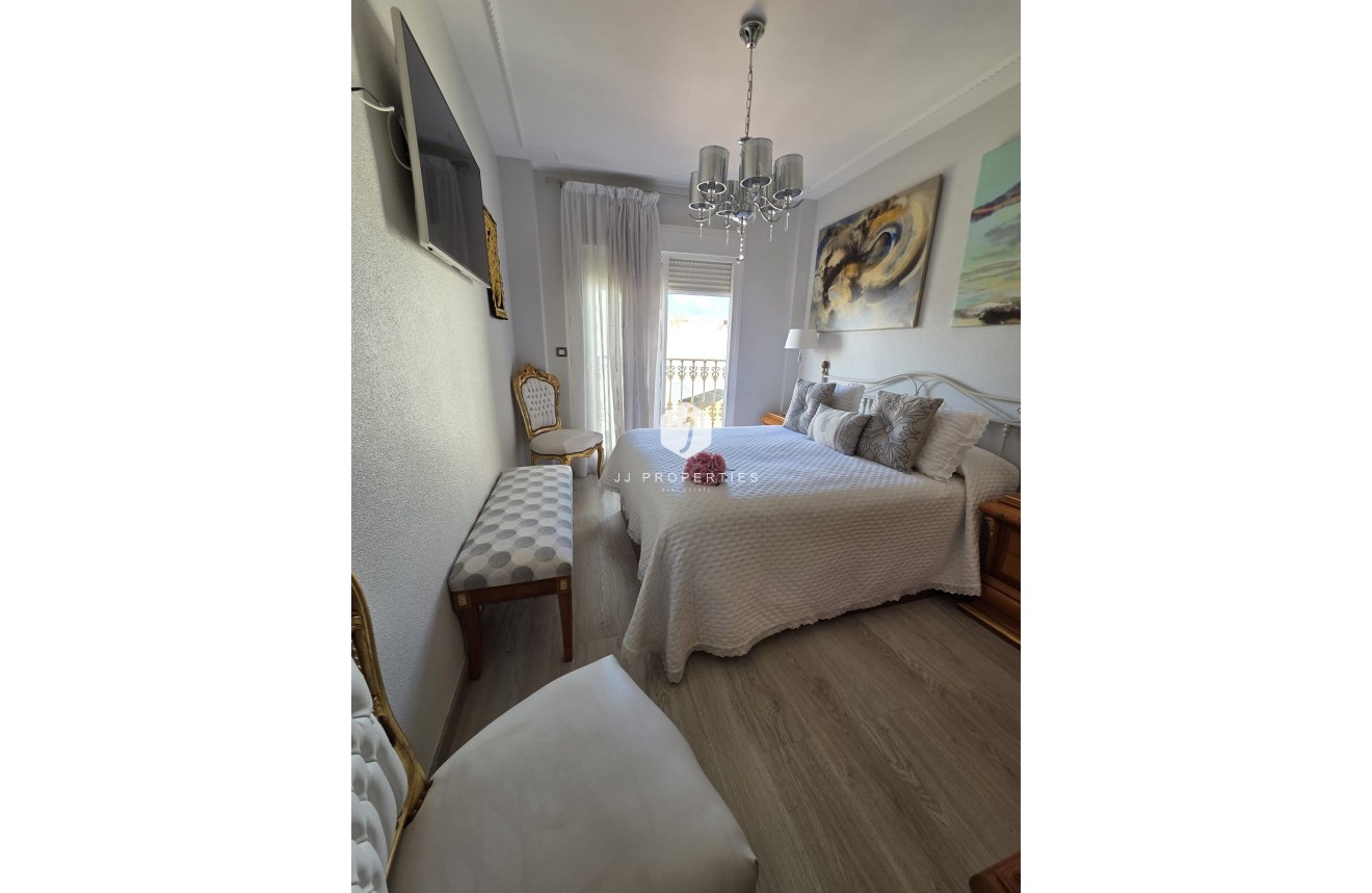 Resale - Apartment / flat -
Torrevieja - Costa Blanca