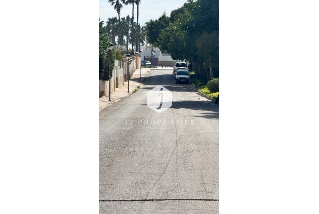 Resale - Chalet -
Orihuela Costa - Costa Blanca