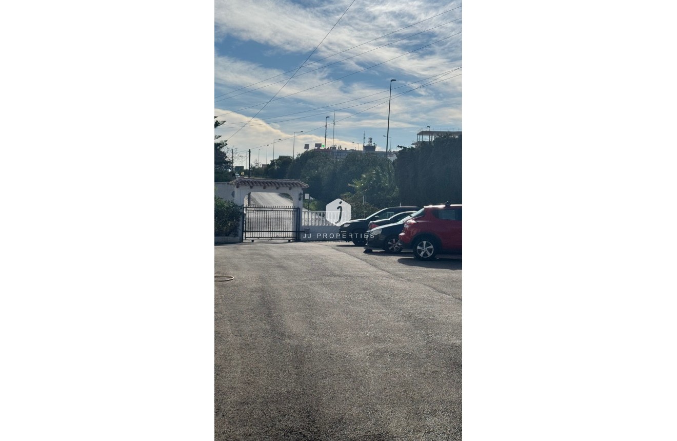 Resale - Chalet -
Orihuela Costa - Costa Blanca