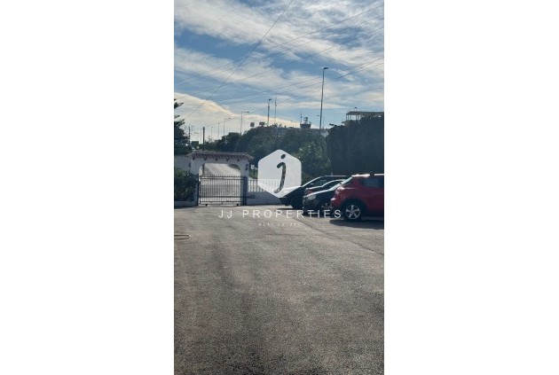 Resale - Chalet -
Orihuela Costa - Costa Blanca