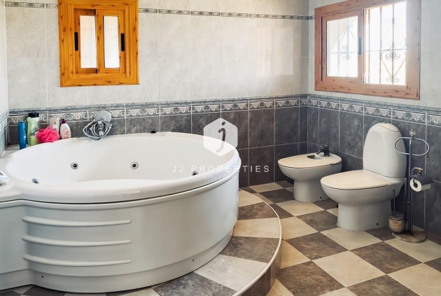 Resale - Villa -
Torrevieja - Costa Blanca